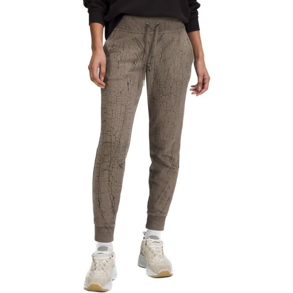 Lululemon Athletica Warm Down Jogger 7/8 Length Size 12 New Condition No Tags - Picture 9 of 9